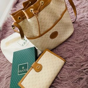 Veteran’sDayWEEKEND SALE! Gucci Bag w/ wallet